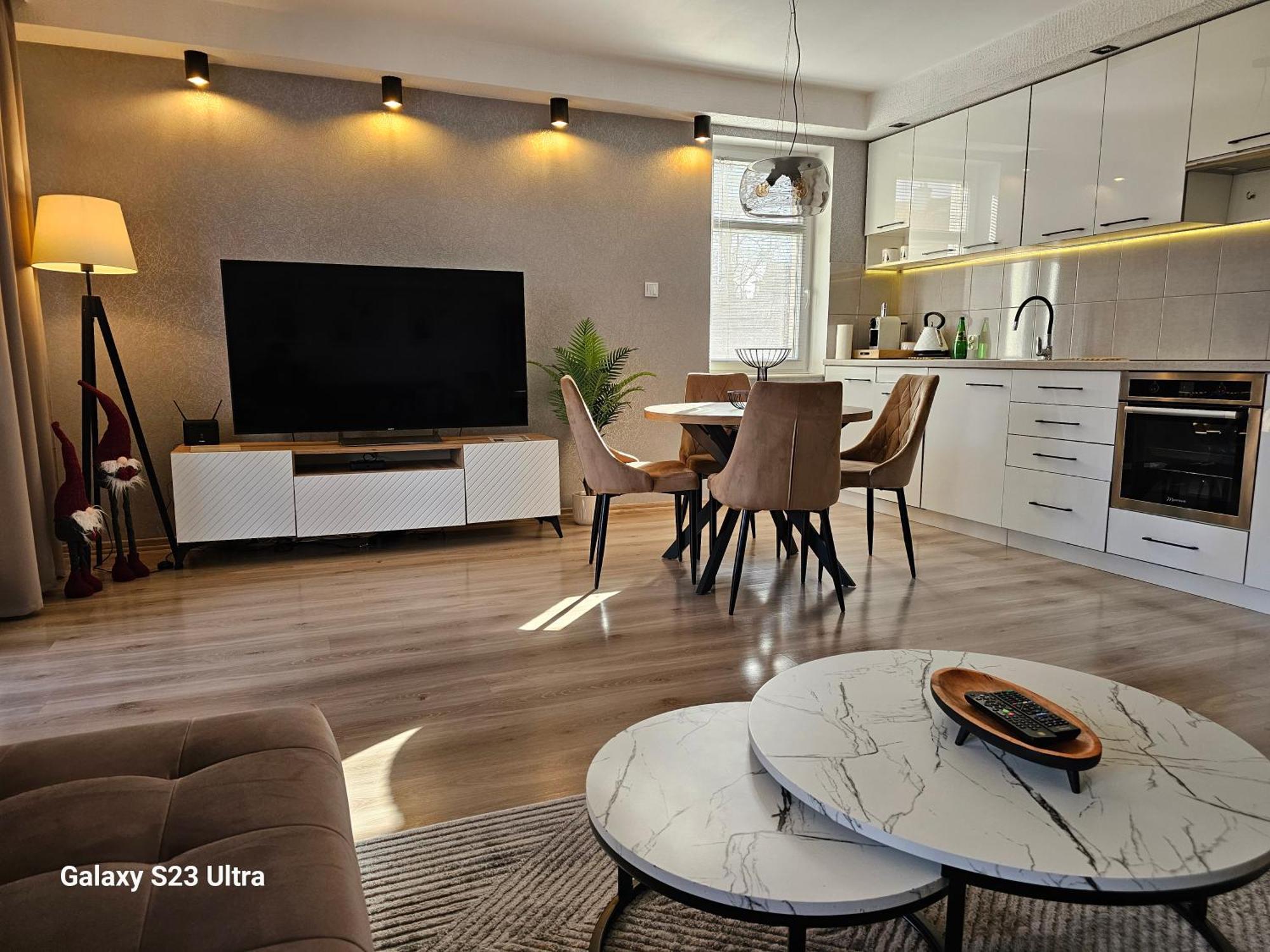W Centrum Z Widokiem Na Jeziorko Apartment *